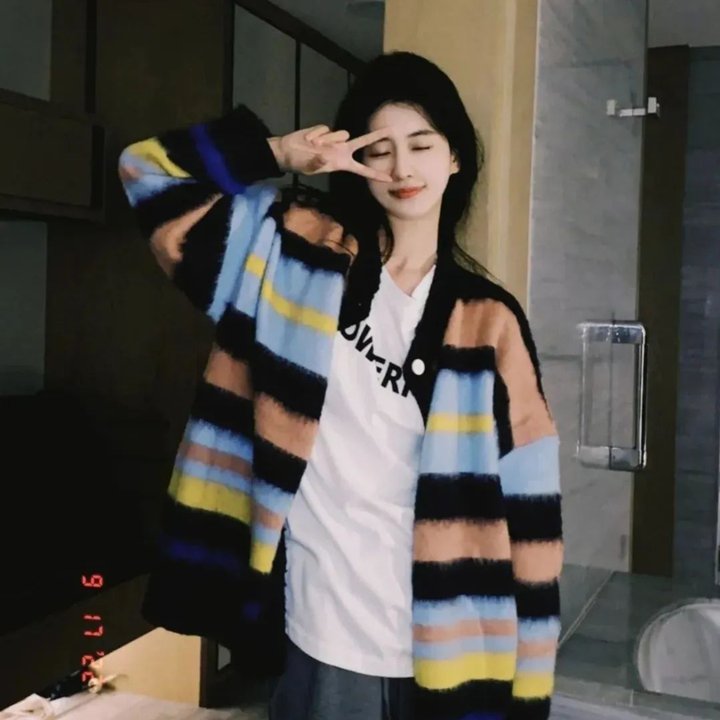飞女黛丝 海报